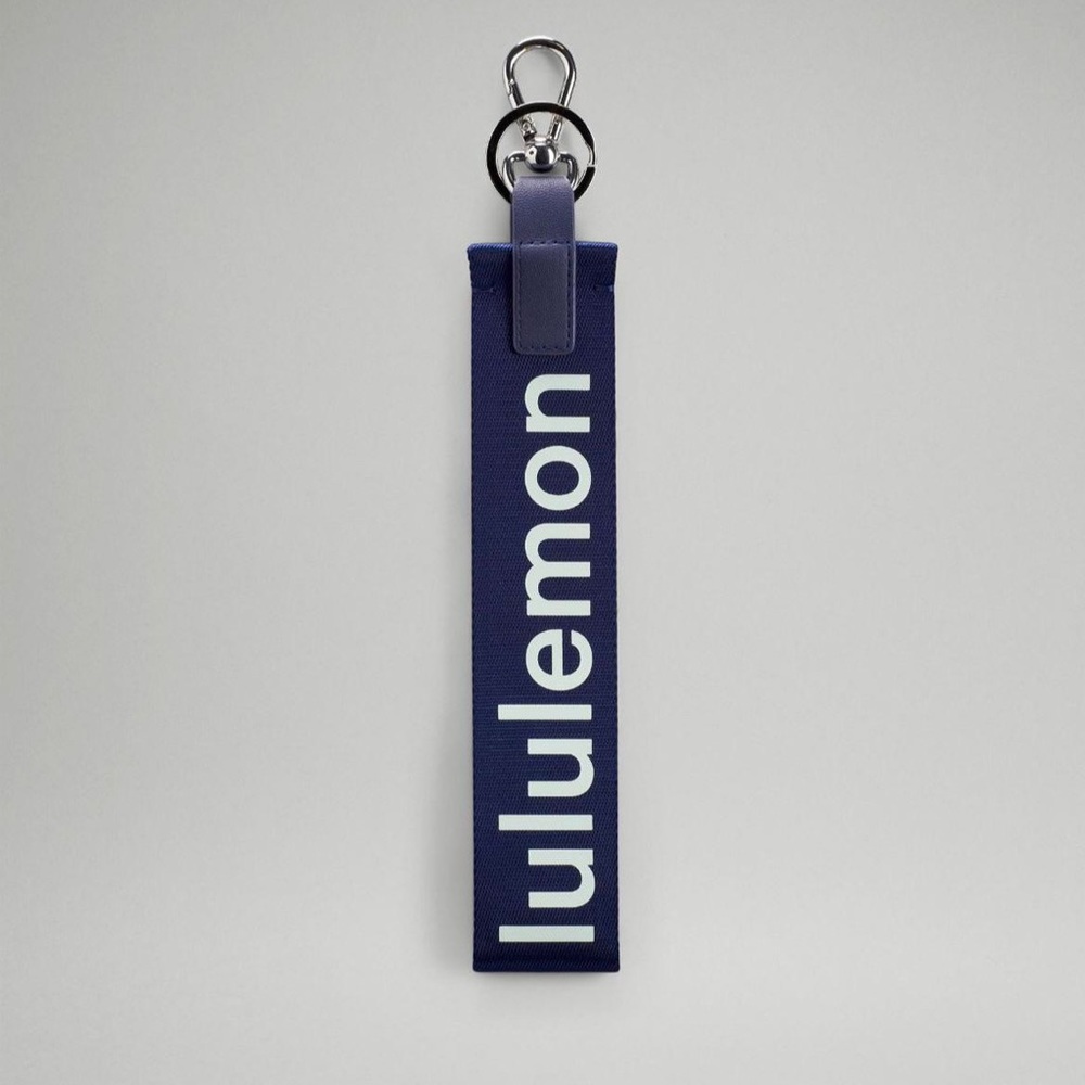 Never lost keychain Night Sea/Delicate Mint